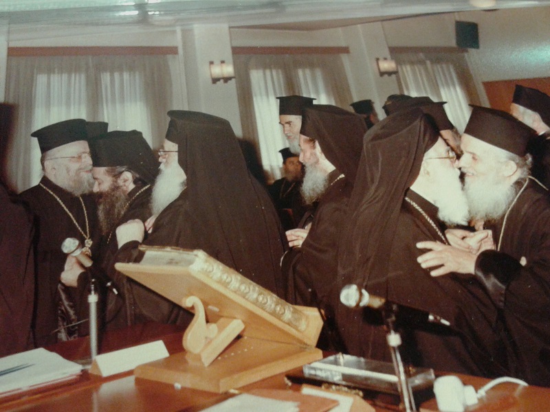 Οι Αρχιερείς συγχαίρουν τον νεοεκλεγέντα Mητροπολίτη. 27.3.1981