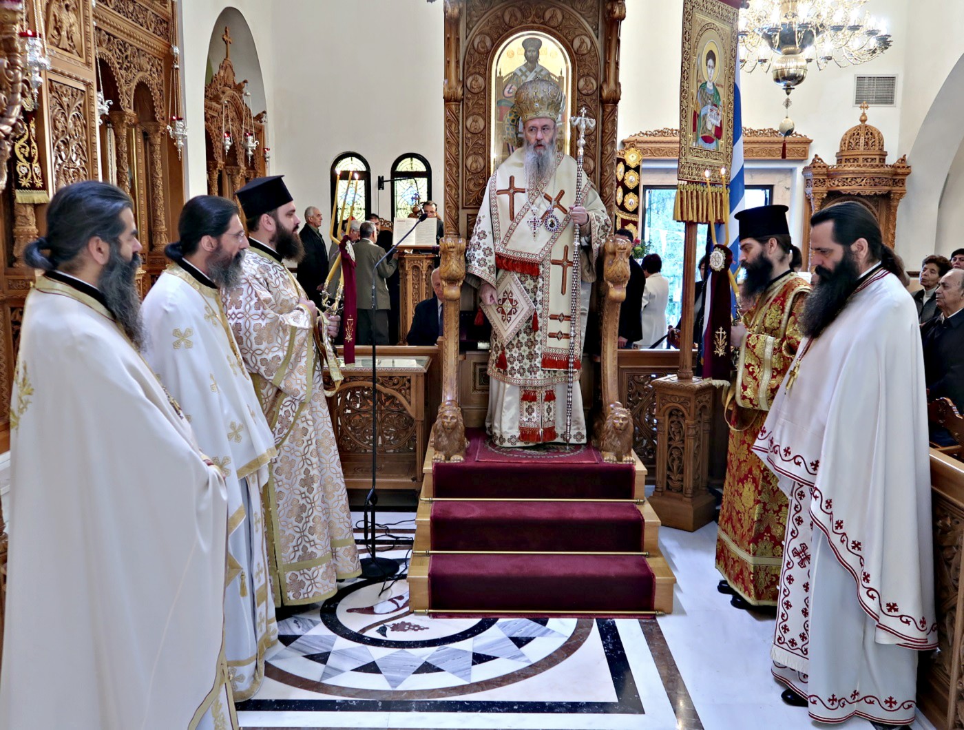 Ο Μητροπολίτη Ναυπάκτου  ιερουργός στον Ναό του Αγίου Δημητρίου Αττικής