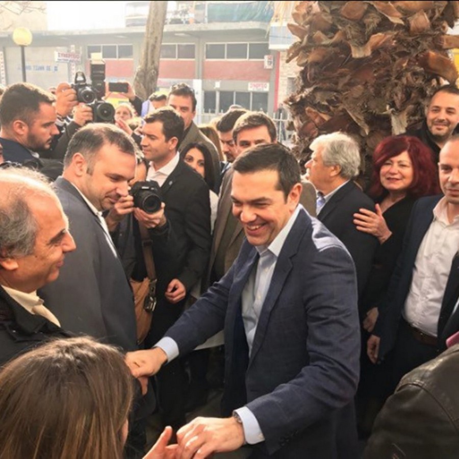 Τσίπρας σε Μητροπολίτη Νεαπόλεως: Να ενώσουμε δυνάμεις για να υπερασπιστούμε το δίκιο