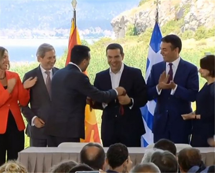 «Η Μακεδονία εάλω!» – Πένθιμα χτυπούν οι καμπάνες