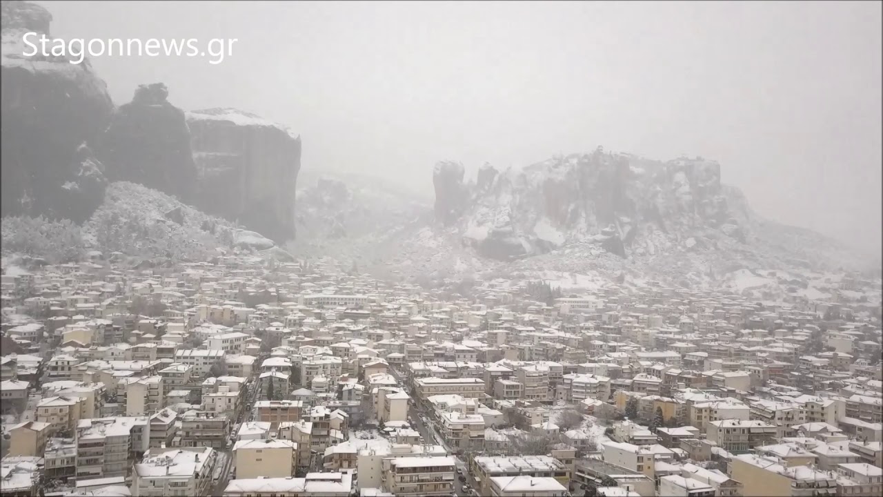 Μαγικές εικόνες από τα χιονισμένα Μετέωρα με Drone camera
