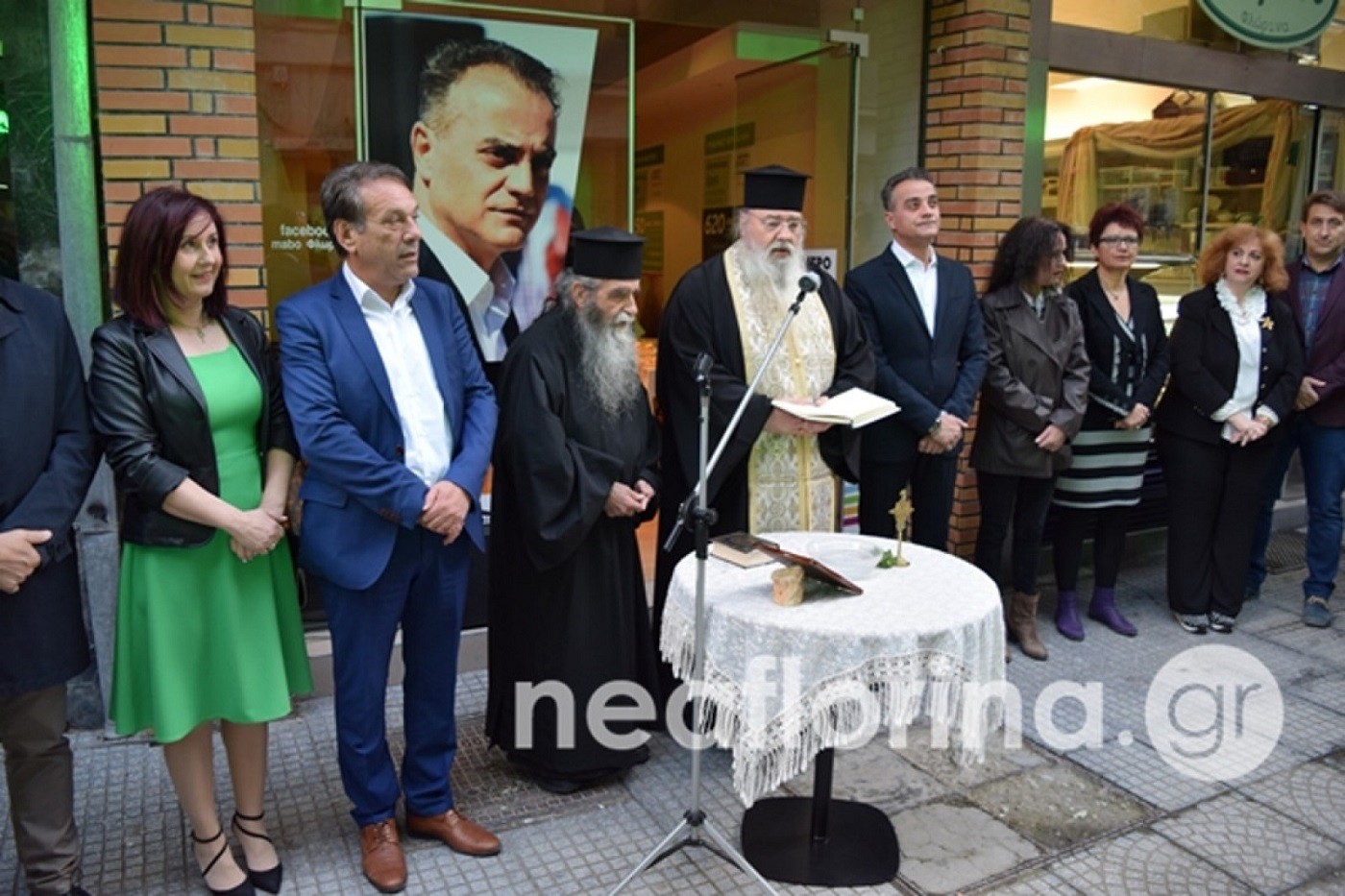 Αποδοκίμασαν ιερέα στα εγκαίνια υποψήφιου του ΣΥΡΙΖΑ γιατί αποκάλεσε «προδοτική» τη Συμφωνία των Πρεσπών