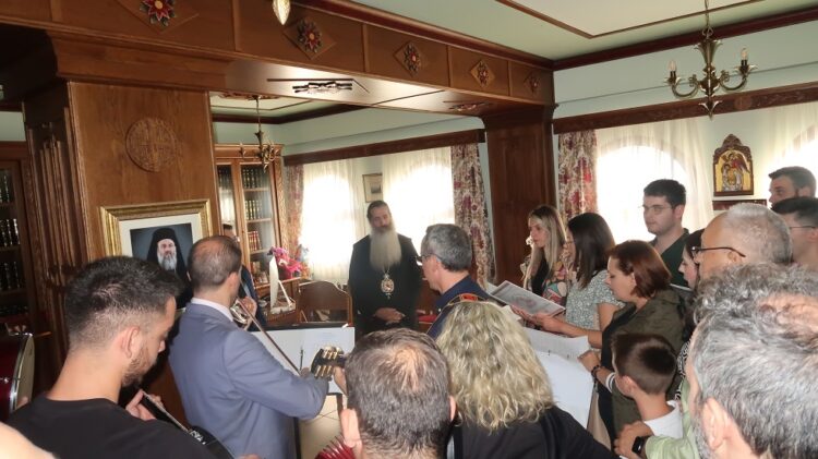 Κλήρος και λαός της Φθιώτιδος ευχήθηκαν στον Ποιμενάρχη τους