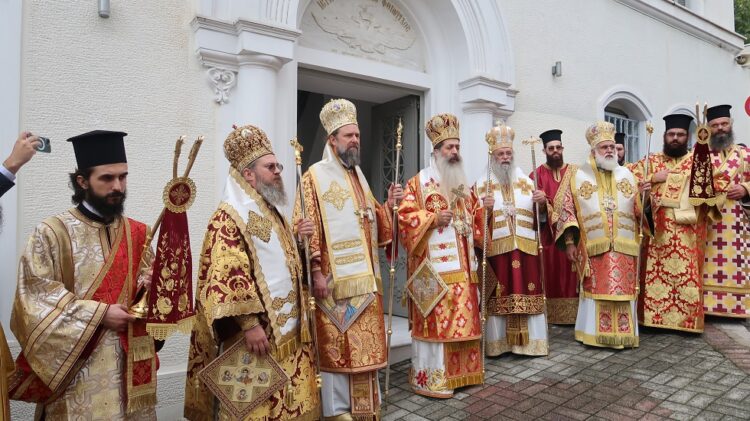 Πολυαρχιερατικό Συλλείτουργο για τον πολιούχο και ελευθερωτή της  Λαμίας  Ευαγγελιστή Λουκά