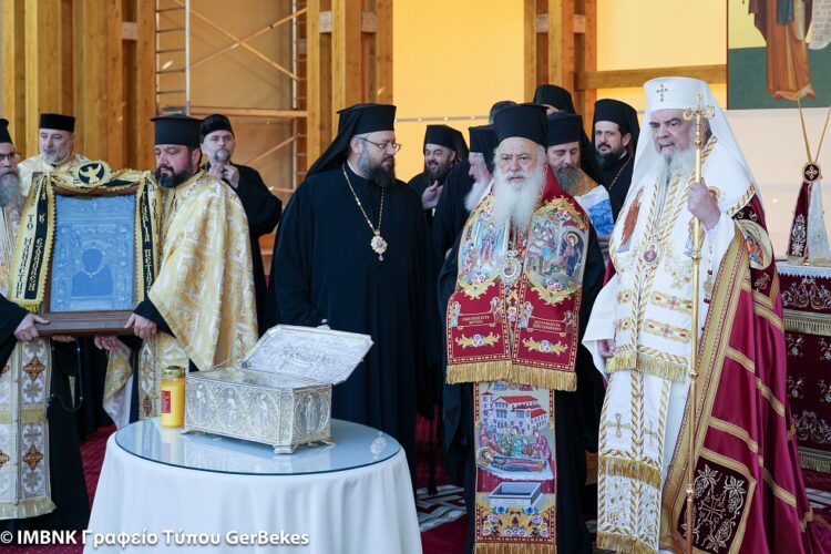 Λαμπρή υποδοχή της θαυματουργού εικόνος της Παναγίας Σουμελά και ιερού Λειψάνου του Αγίου Δημητρίου στο Βουκουρέστι