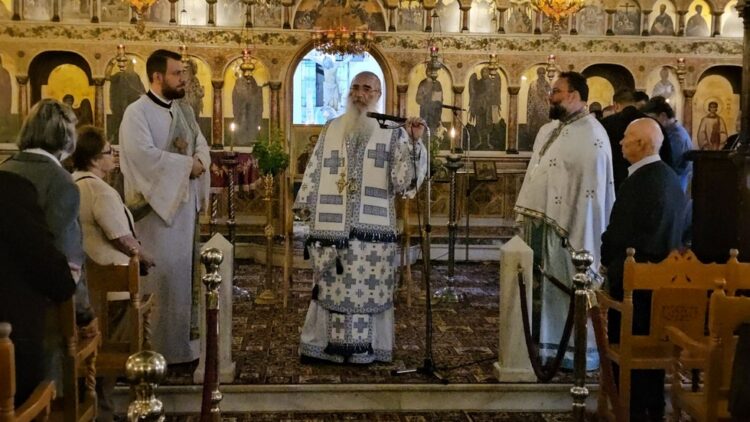 Δέηση για κατάπαυση του πολέμου στην Αγία Γή