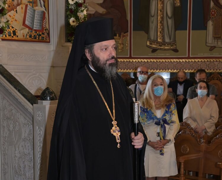 Ευχές Μητρ. Γλυφάδας Αντωνίου στο νέο Επίσκοπο Σταυροπηγίου
