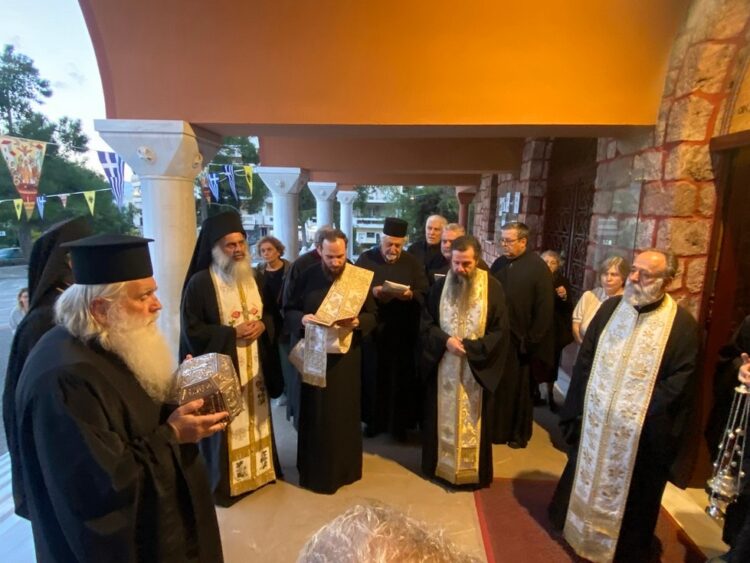 Ο Χολαργός υποδέχθηκε λείψανο του Αγίου Λουκά του Ιατρού και Θαυματουργού