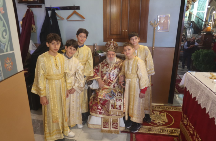 Ηλιόεσσα η Κίμωλος εόρτασε την Προστάτιδά της Παναγία Οδηγήτρια