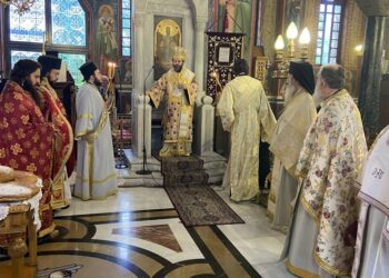 Ο Επίσκοπος Σταυροπηγίου  Αλέξιος στον Μητροπολιτικό Ναό Αγίου Δημητρίου Νέου Φαλήρου