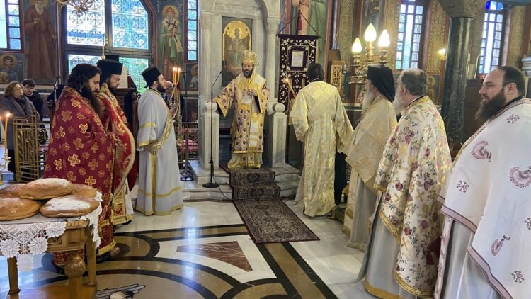 Ο Επίσκοπος Σταυροπηγίου  Αλέξιος στον Μητροπολιτικό Ναό Αγίου Δημητρίου Νέου Φαλήρου