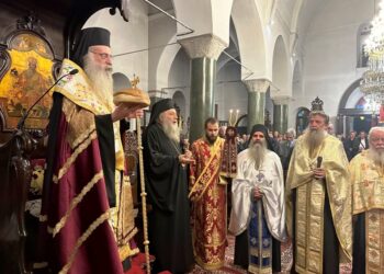 Ο Εσπερινός της εορτής της Πολιούχου Νάξου «Παναγίας της Χρυσοπολιτίσσης»