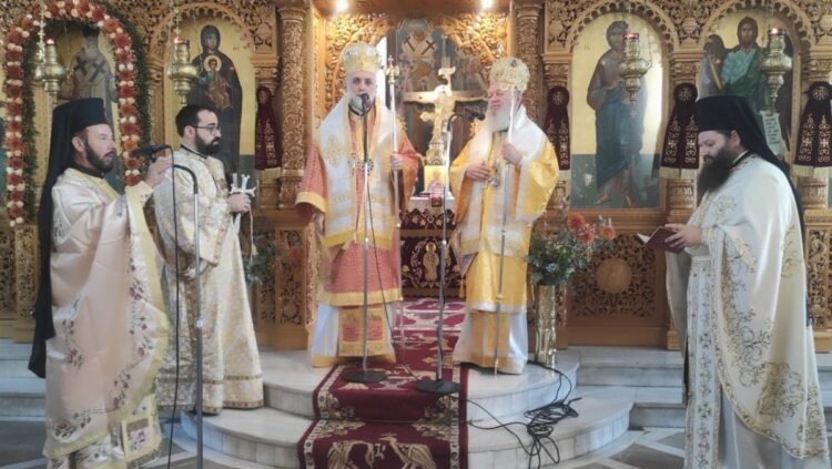 Αρχιερατικό συλλείτουργο στην ενορία του Αγίου Νεκταρίου Χαλκίδος
