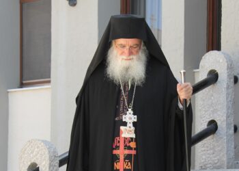 Ο Γέροντας Νεκτάριος στον Πειραιά και την Πεύκη