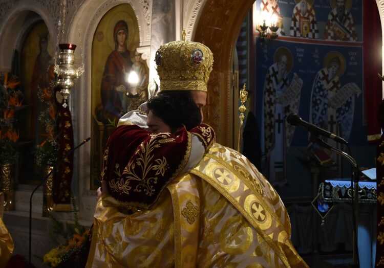 «Ο κληρικός είναι το εκούσιο εξιλαστήριο θύμα σε κοινωνίες ενοχικές αλλά αμετανόητες»