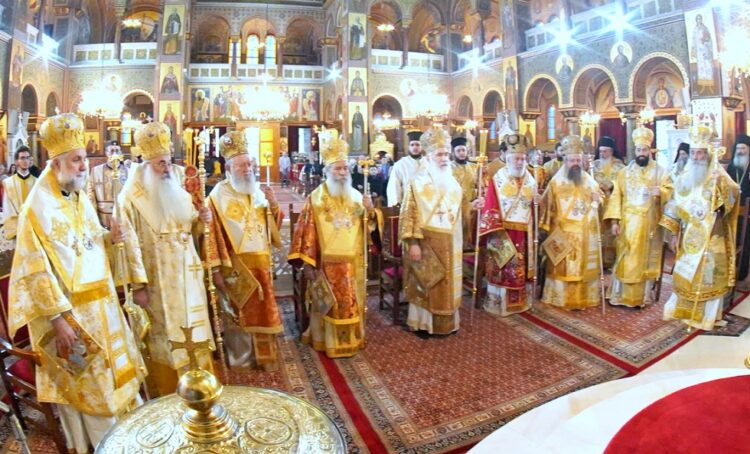 Πολυαρχιερατικό Συλλείτουργο για τα ονομαστήρια του Μητρ. Πειραιώς Σεραφείμ