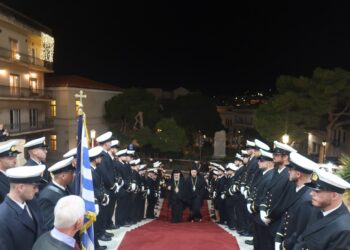 Η Σύρος τιμά και δοξάζει τον Προστάτη και Έφορό της Άγιο Νικόλαο