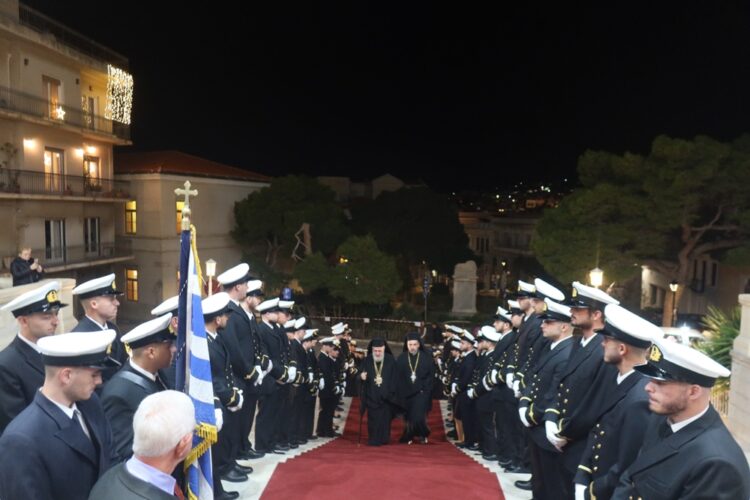 Η Σύρος τιμά και δοξάζει τον Προστάτη και Έφορό της Άγιο Νικόλαο