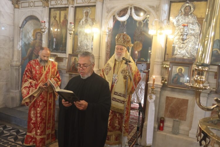 Χειροθεσία Αναγνώστου από τον Μητρ. Σύρου