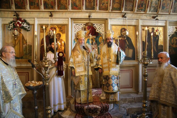 Ἀρχιερατικό Συλλείτουργο στόν Ἅγιο Στέφανο Ναυπάκτου