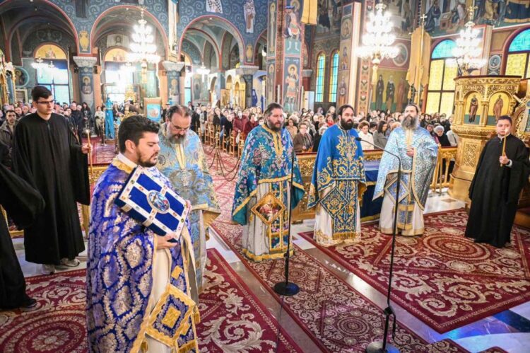 Πανδήμως εορτάστηκε στον μεγαλοπρεπή Ναό του Αγίου Νικολάου Λαρίσης, η μνήμη του μεγάλου Ιεράρχου