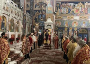 Εσπερινός Χριστουγέννων στον Μητροπολιτικό Ναό του Αγίου Αχιλλίου