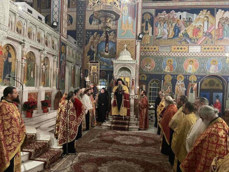 Εσπερινός Χριστουγέννων στον Μητροπολιτικό Ναό του Αγίου Αχιλλίου