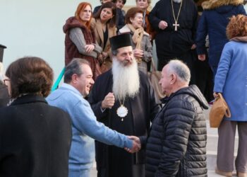 Χιλιάδες έτοιμα γεύματα διένειμαν ο Μητροπολίτης Συμεών και η «ΑΠΟΣΤΟΛΗ»