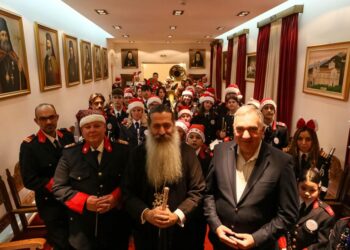 Πλημμυρισμένο από μελωδίες και ευχές το «Δεσποτικό» στην Λαμία