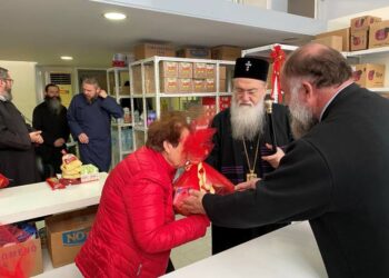 Ο Μητρ. Κορίνθου στις εγκαταστάσεις της Τράπεζας Τροφίμων και Ενδυμάτων «Η ΘΕΟΠΡΟΣΦΟΡΑ»