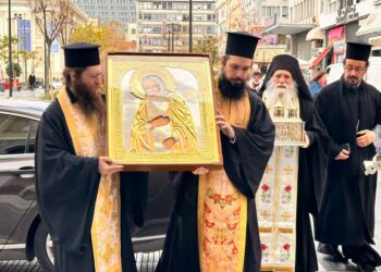 Έφτασαν στον Πειραιά τα ιερά λείψανα και η θαυματουργή εικόνα του Αγίου Σεραφείμ του Σάρωφ