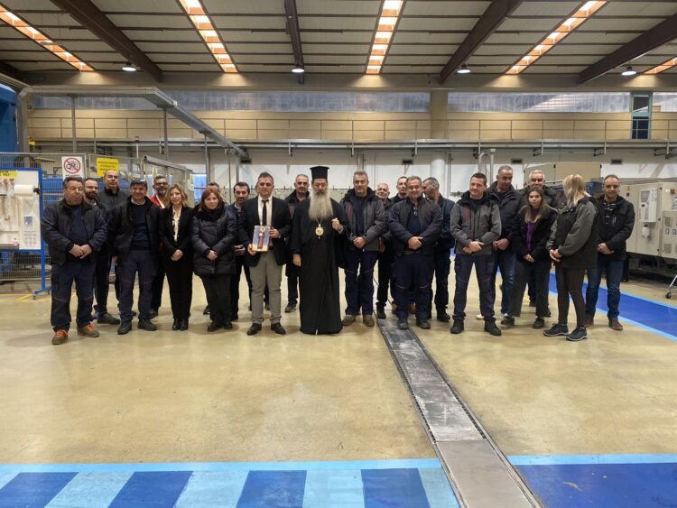 Ο Φθιώτιδος Συμεών αγίασε τα ύδατα του εργοστασίου «ΙΟΛΗ»