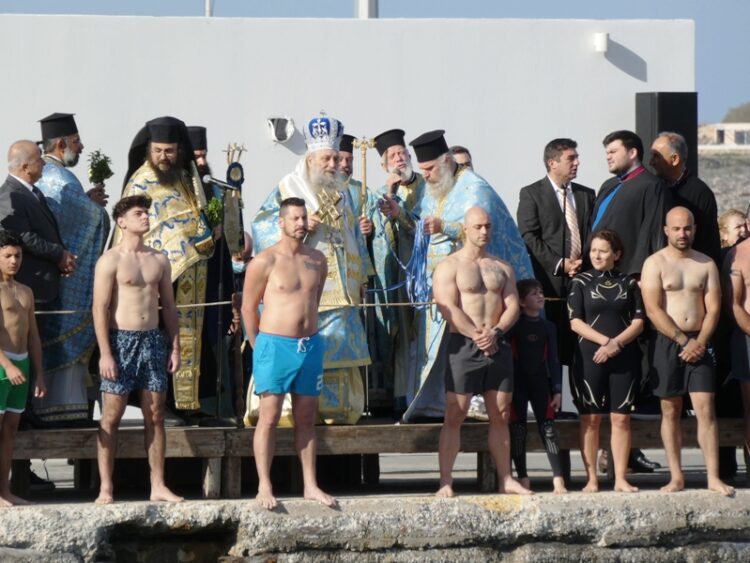 Η εορτή των Θεοφανείων στην Εκατονταπυλιανή της Πάρου