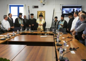 Την Αγιοβασιλόπιττα του Δήμου Πάρου ευλόγησε  ο Μητρ. Παροναξίας