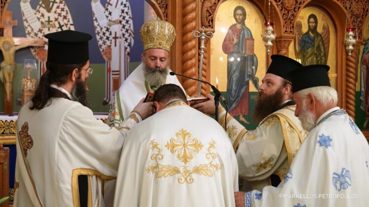 Χειροθεσία Πνευματικού από τον Αρχιεπίσκοπο Αυστραλίας στον Ι.Ν. Αγίων Πάντων Σύδνεϋ