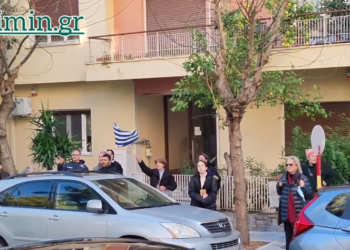 Διαμαρτυρία πιστών έξω από το Συνοδικό Μέγαρο (ΒΙΝΤΕΟ)