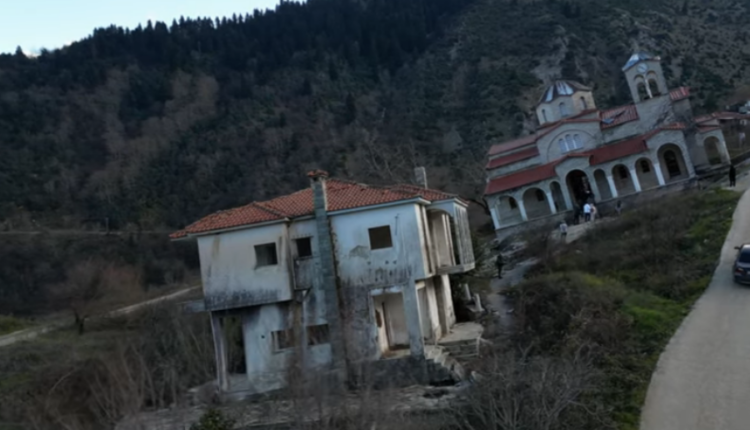 Μοναδική σε ολόκληρο τον κόσμο – Η ορθόδοξη εκκλησία χωρίς εικόνες που γίνεται λαϊκό προσκύνημα (Βίντεο)