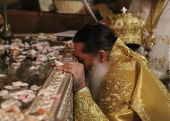 Φθιώτιδος Συμεών: «Προσφέρετε στον Όσιο Βησσαρίωνα τον εαυτό σας»