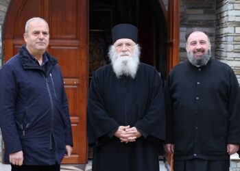 Ο Κοσμήτωρ της Θεολογικής Σχολής του ΕΚΠΑ στο μοναστήρι του Τρικόρφου