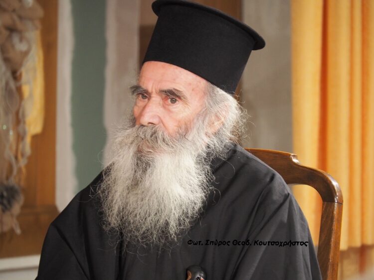 Στην προσευχή μας τον π. Ιουστίνο από την Ιερά Μονή Φρέατος του Ιακώβ