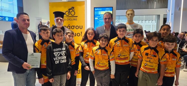 Βραβεύθηκε ο Ποδηλατικός όμιλος της Μητροπόλεως Ταμασού «Άγιος Μνάσων»