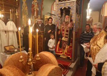 Φωτολουσμένη η Κέα τιμά τον Πολιούχο της Άγιο Χαράλαμπο