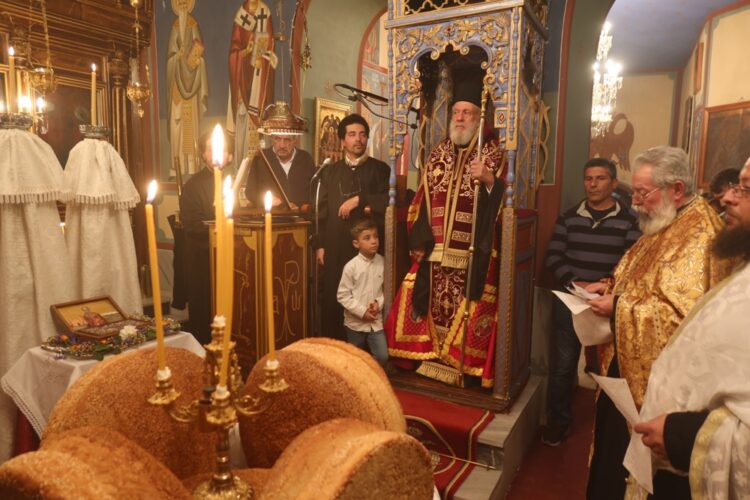 Φωτολουσμένη η Κέα τιμά τον Πολιούχο της Άγιο Χαράλαμπο