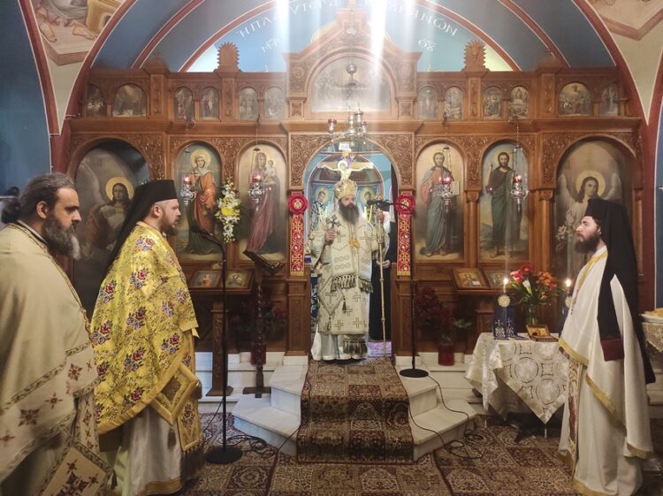 ΕΟΡΤΑΣΜΟΣ ΤΗΣ ΑΓΙΑΣ ΦΩΤΕΙΝΗΣ ΤΗΣ ΣΑΜΑΡΕΙΤΙΔΟΣ ΣΤΟ ΟΜΩΝΥΜΟ ΜΗΤΡΟΠΟΛΙΤΙΚΟ ΠΑΡΕΚΚΛΗΣΙΟ ΣΤΗΝ ΚΟΡΙΝΘΟ