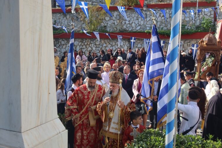 Με λάμποντα από χαρά πρόσωπα οι Κείοι εόρτασαν τον Προστάτη τους Άγιο Χαράλαμπο