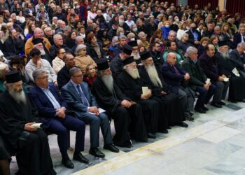 Γάμος και οικογένεια στο στόχαστρο – Κατάμεστη ήταν η αίθουσα στο Στάδιο Ειρήνης και Φιλίας