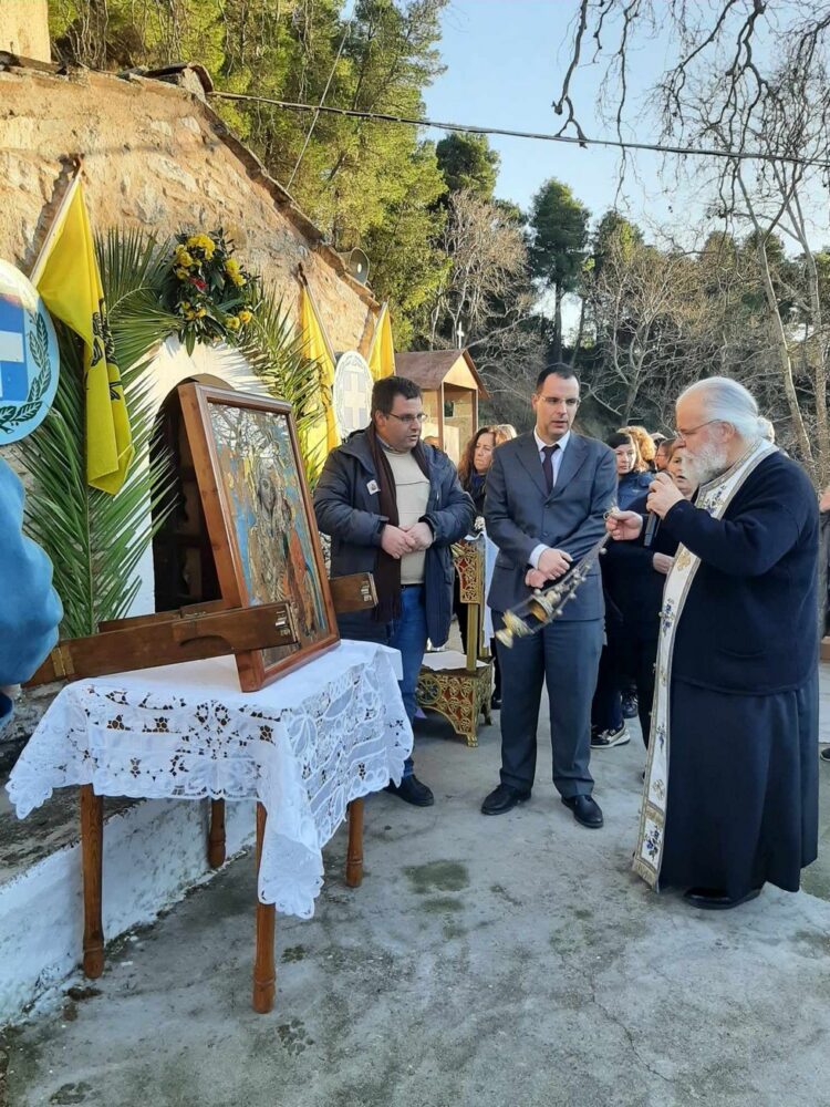 Τηρήθηκε το έθιμο και πραγματοποιήθηκε η λιτανεία διάρκειας μίας ώρας της Παναγίας των Ερίων