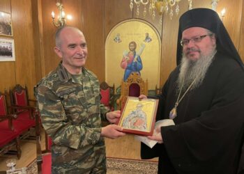 Ο Αρχηγός ΓΕΣ στον Μητροπολίτη Λαρίσης
