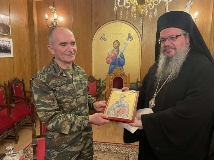 Ο Αρχηγός ΓΕΣ στον Μητροπολίτη Λαρίσης