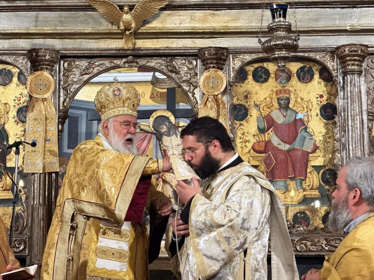 ΧΕΙΡΟΤΟΝΙΑ ΔΙΑΚΟΝΟΥ ΣΤΗΝ ΜΗΤΡΟΠΟΛΗ ΚΕΡΚΥΡΑΣ